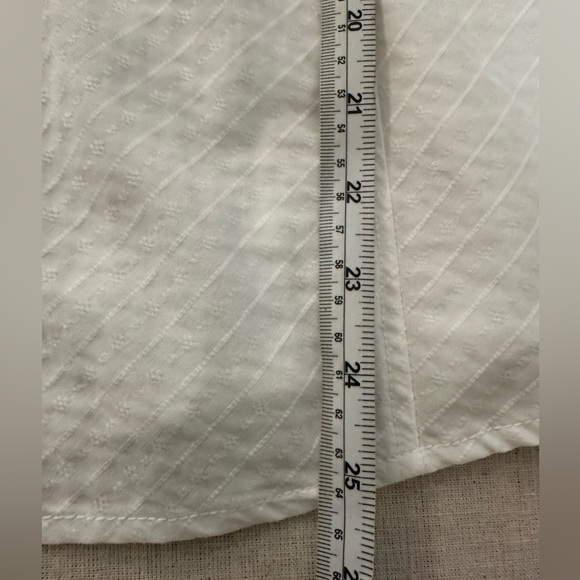 Columbia Women's Cotton White Sleeveless Button-Down Shirt Size Medium. - Picture 6 of 6